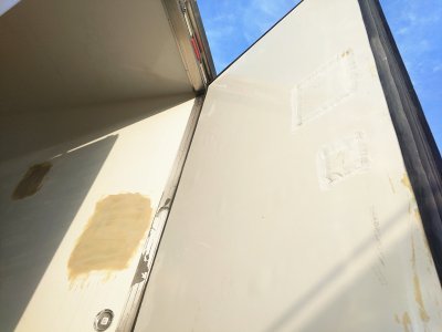 冷藏車的價(jià)格有區(qū)別，原來是在材料上動(dòng)了手腳